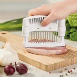 Angebote 😍 Genius BBQ Fleischzartmacher Steaker Fleischklopfer In Rot Mit Rostfreien Edelstahlklingen; A15167 ✨ 10 Angebote 😍 Genius BBQ Fleischzartmacher Steaker Fleischklopfer In Rot Mit Rostfreien Edelstahlklingen; A15167 ✨ -Genius Verkäufe unnamed file 1407